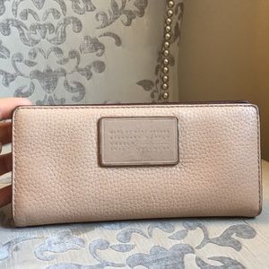 Marc Jacobs - Taupe & BlackBerry Colored Wallet